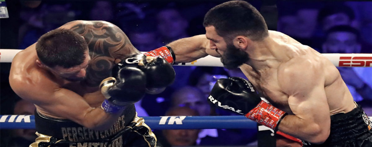 Artur Beterbiev hạ TKO Joe Smith Jr