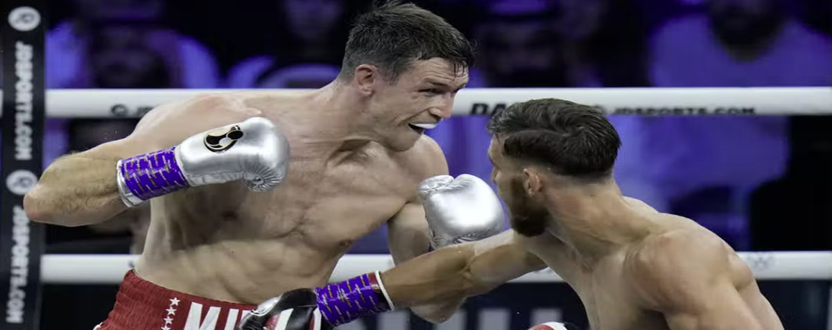 Callum Smith hạ gục Mathieu Bauderlique