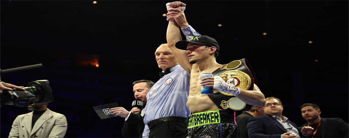 Brandon Figueroa đoạt đai WBA của Nick Ball