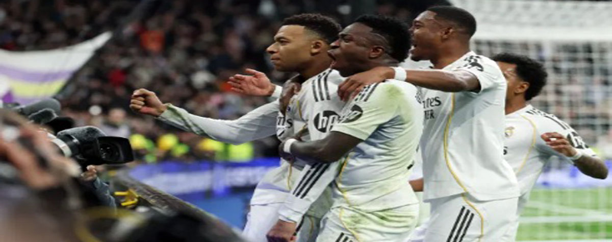 Mbappe và đồng đội ăn mừng sau khi Real Madrid thắng Rayo