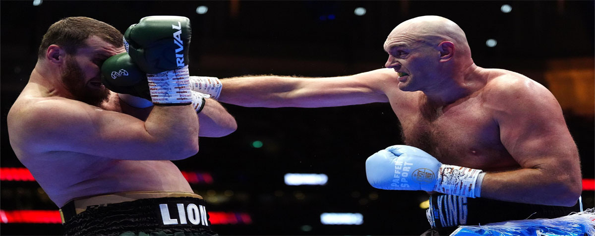 Tyson Fury thắng điểm Makhmudov trong lần trở lại